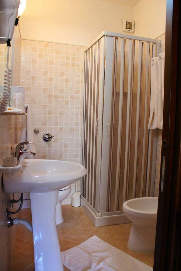 Raggio Di Sole Bed & Breakfast Macari Buitenkant foto