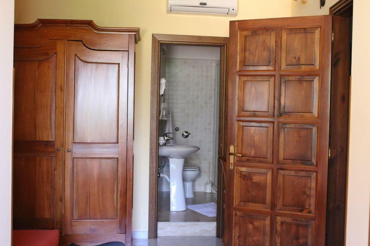 Raggio Di Sole Bed & Breakfast Macari Buitenkant foto